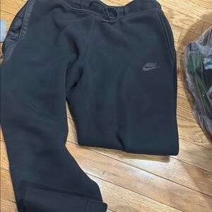 Nike Black Tapered Sweatpants Athletic Fit